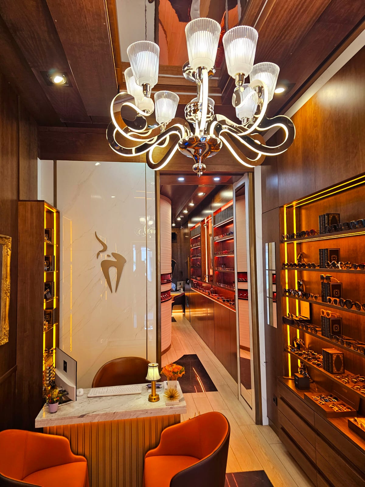 Colección de gafas de sol de alta gama en nuestro centro óptico del Barrio de Salamanca